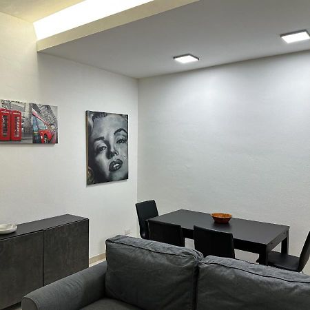 Modern Cenisio Apartment - Self Check-In & Parking 米兰 外观 照片