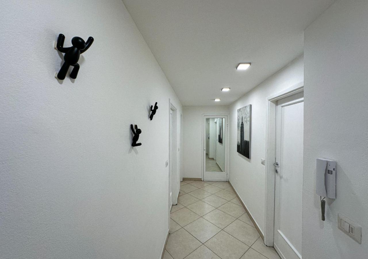 Modern Cenisio Apartment - Self Check-In & Parking 米兰 外观 照片